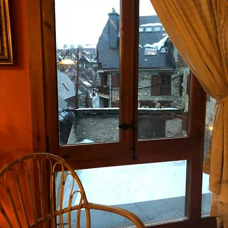 Casa De Piedra Con Encanto En El Bonito Pueblo De Bagergue Zewnętrze zdjęcie